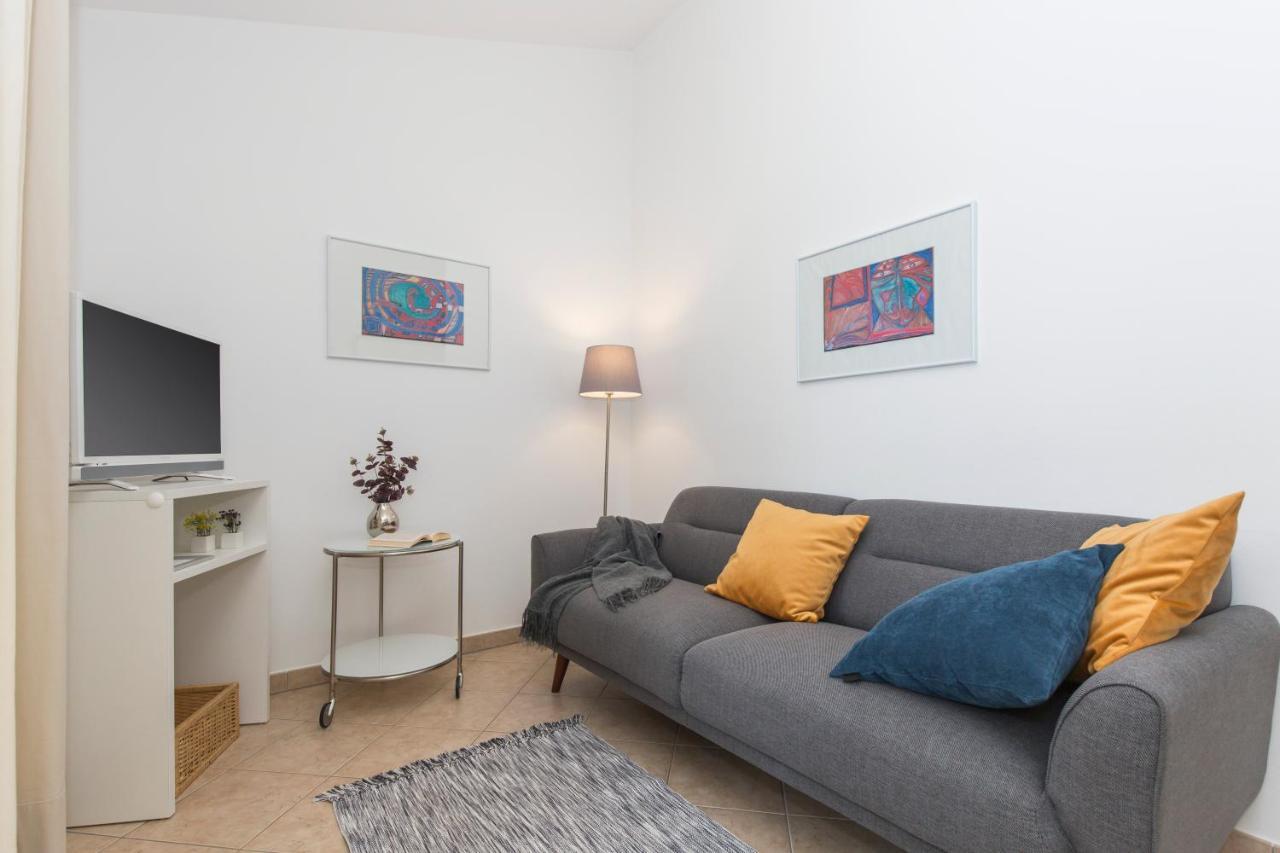 Apartments Agava Romantic 拉巴克 外观 照片